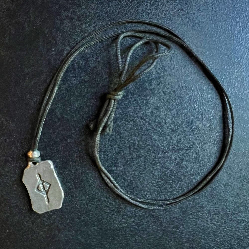Unisex Rune Necklace + Three Additional Runes Bundle - Picture 3 of 9